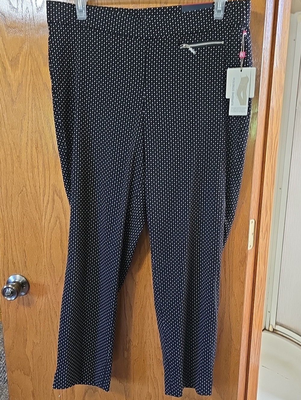 Rafaella Stretch Pull On Polka Dot Ankle Pants in Black and White